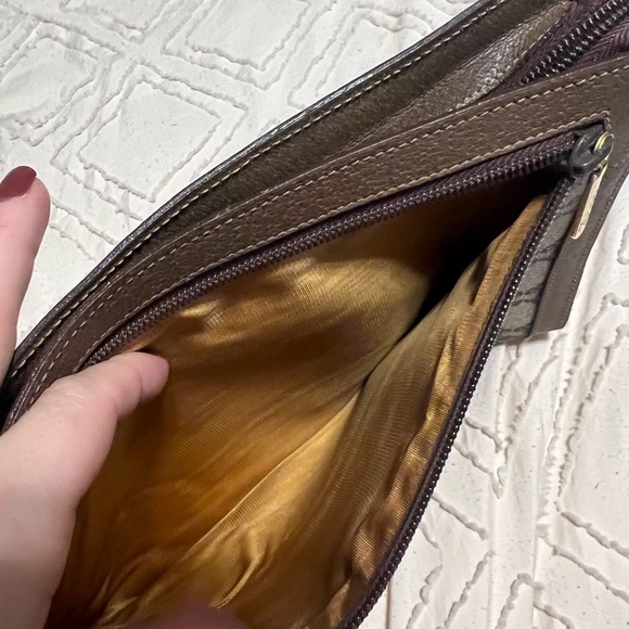 Authentic GUCCI Plus canvas zipper clutch - Picture 3 of 8